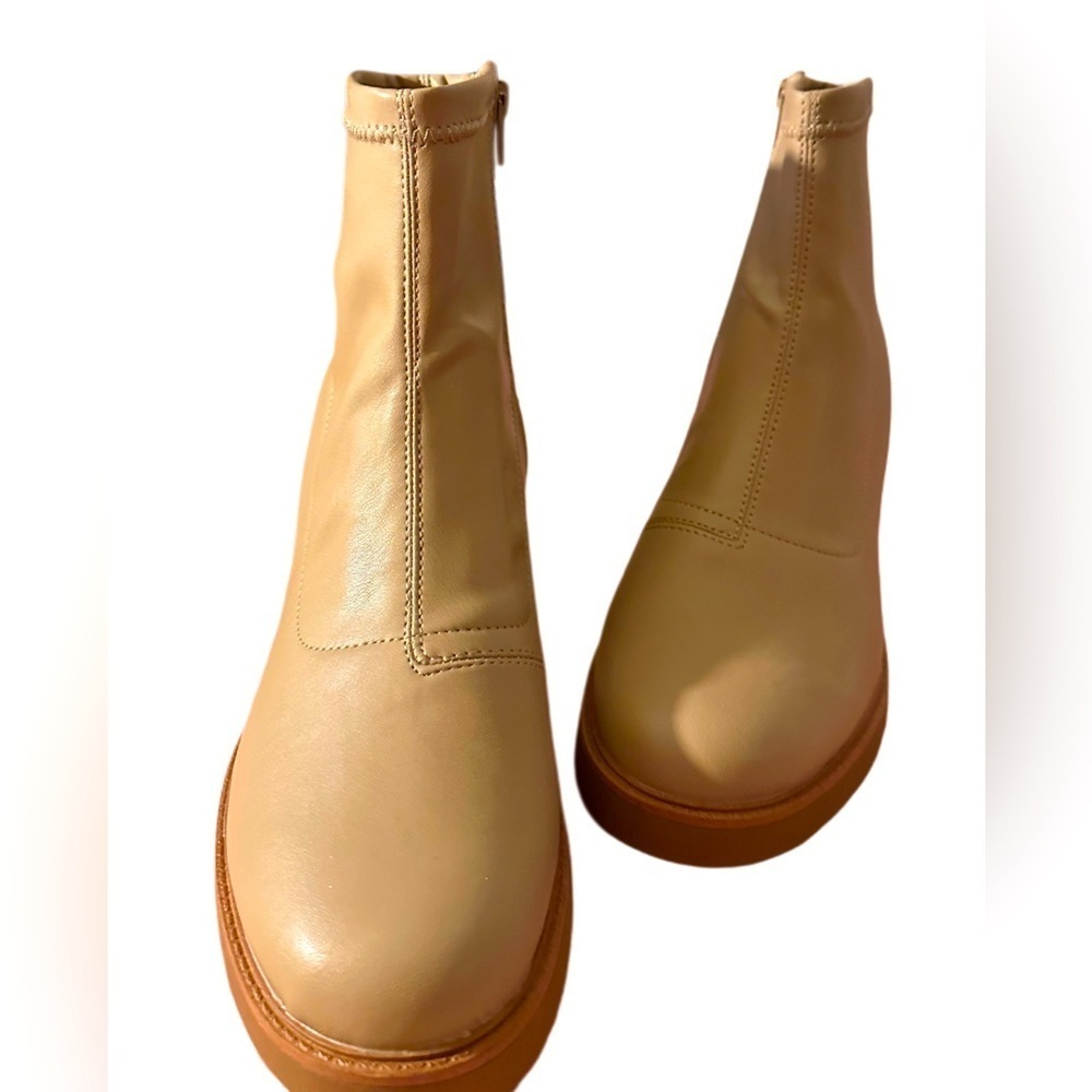 NEW LIFESTRIDE Women’s Ankle Bootie Velocity 2.0 Tan Size 11W